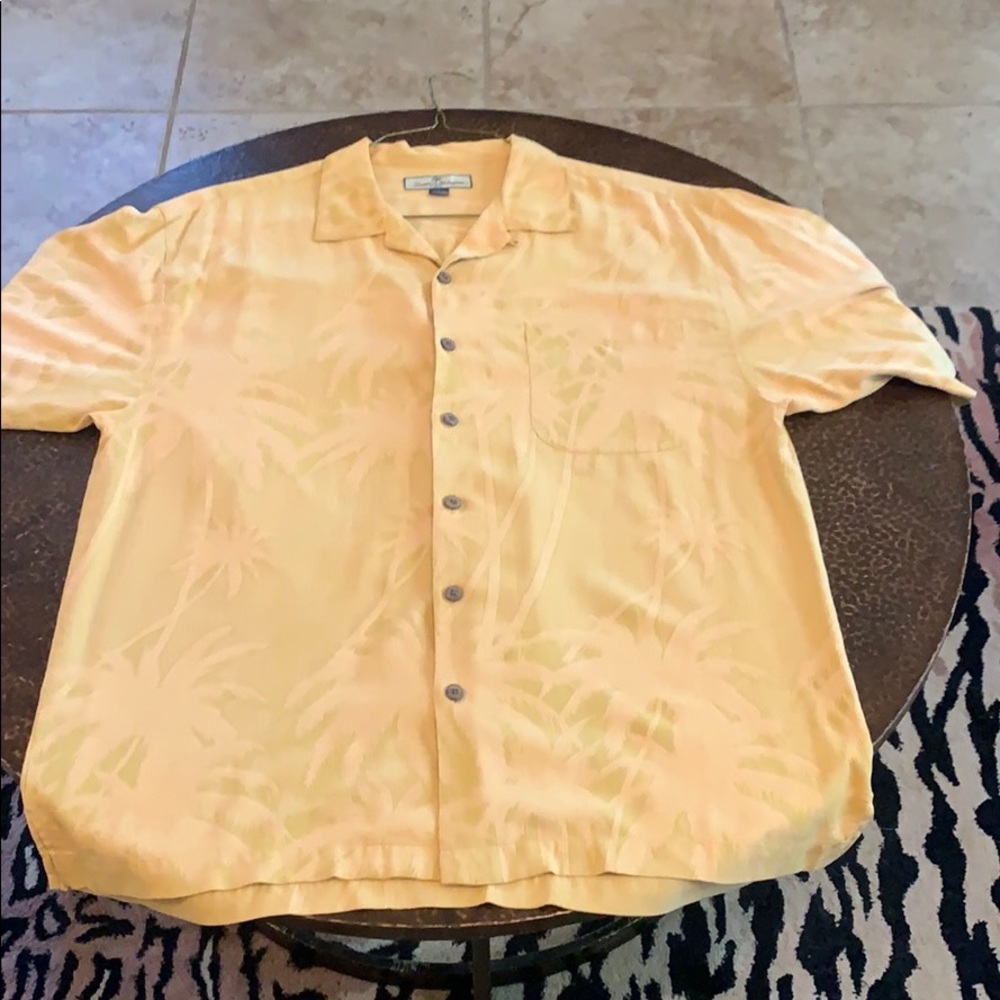 Authentic Tommy Bahama yellow palm tree 🌴 s/s!